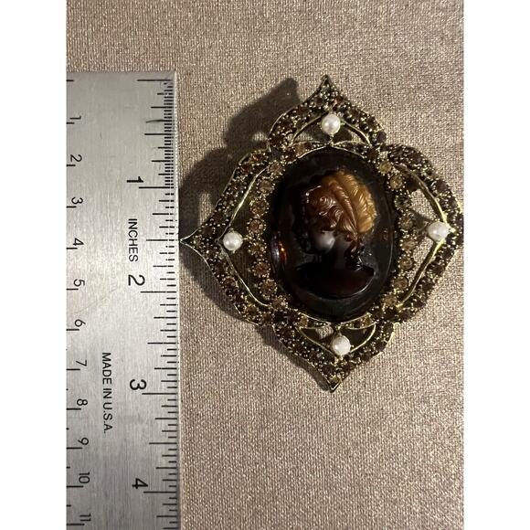 Vintage Hargo Amber Resin Left Facing Classical Cameo Brooch Rhinestones Read - Picture 9 of 16